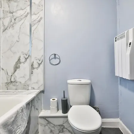 Charming Flat Near The *