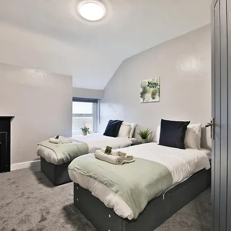 Charming Flat Near The Apartment *