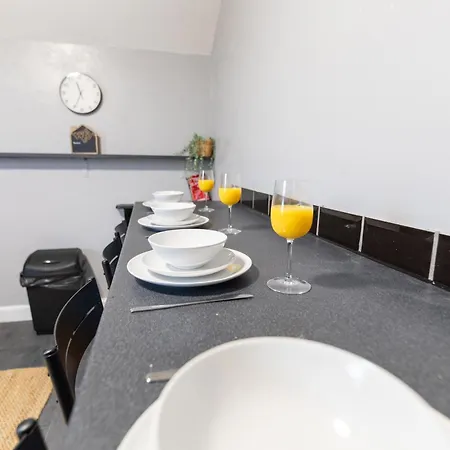 Apartment Charming Flat Near The Bristol