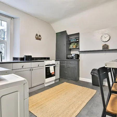 Charming Flat Near The *