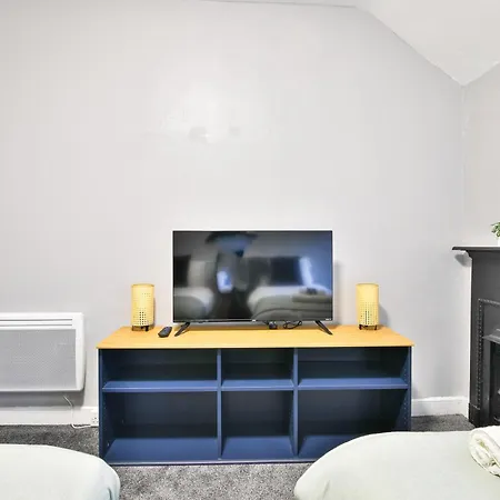 Charming Flat Near The Apartment