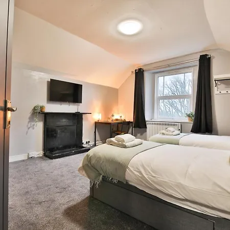 Charming Flat Near The Apartment *