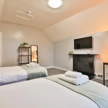 Charming Flat Near The