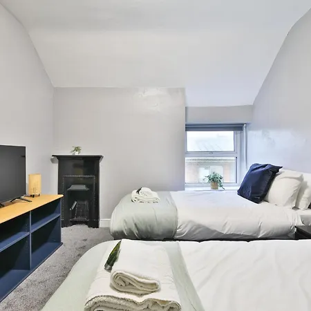 Apartment Charming Flat Near The Bristol